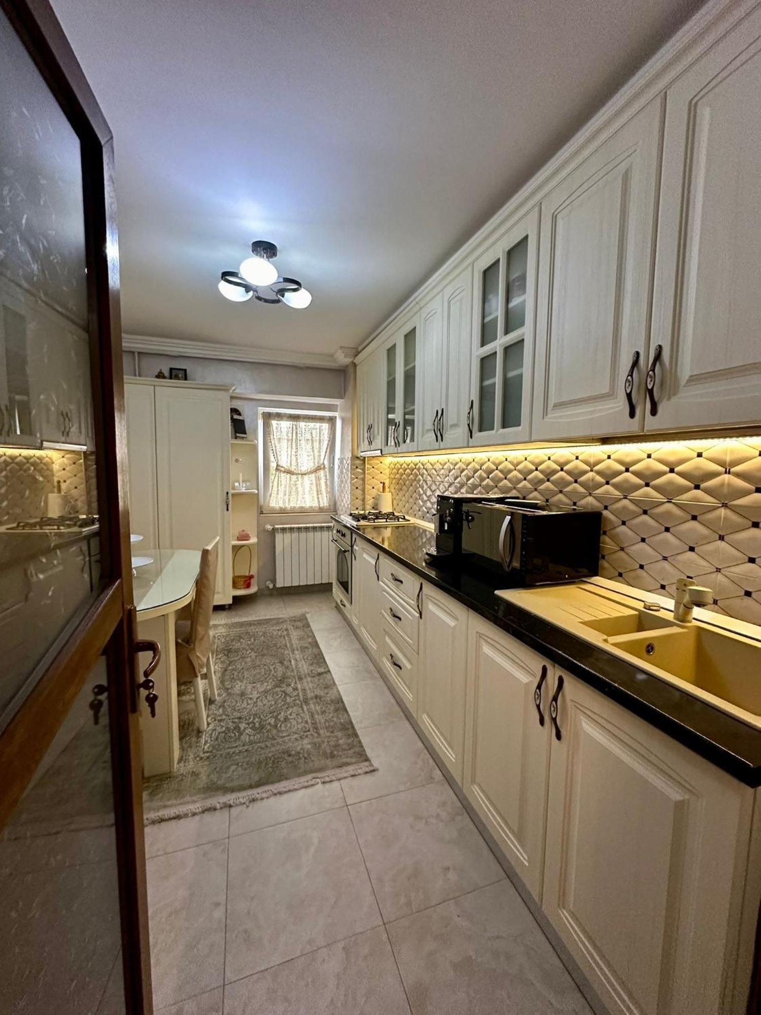 Arena Apartment Бакэу Экстерьер фото